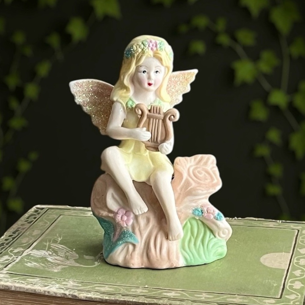 Whimsical Nursery & Fantasy Decor – Teddy Bear Photo Frame & Fairy Figurine - Picture 2 of 15